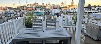 Waterfront Home with great ocean views, Deepwater Access to Gulf with No Bridges