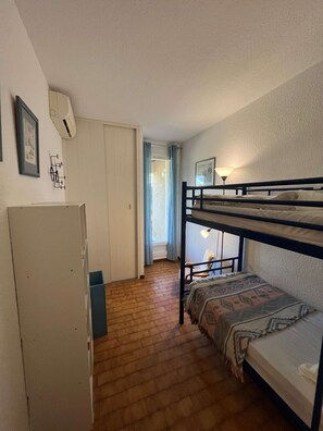 2 chambres, accès au Wi-Fi (inclus)