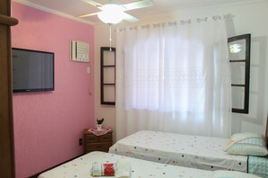 3 bedrooms, iron/ironing board, free WiFi, wheelchair access - Casa Muller (RJ)