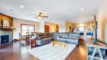 TV, fireplace