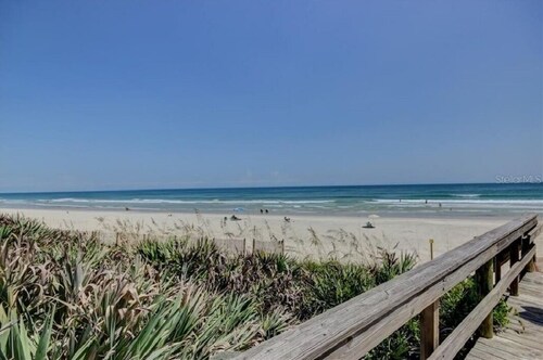  Snowbirds Welcome! Ocean walk Condo Steps from the Beach 
Bldg. 20 Jan–Apr 2026