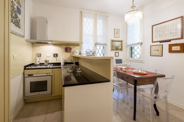 Fridge, oven, stovetop, dishwasher - GetTheKey S. Stefano Apartment (Bologna)