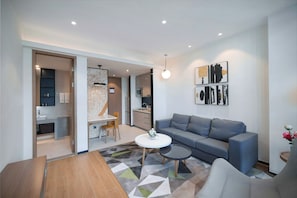 Living area - Hampton APT Hilton Hangzhou Olympic (HANGZHOU)