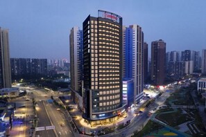 Exterior - Hampton by Hilton Shenzhen North Station (Shenzhen)