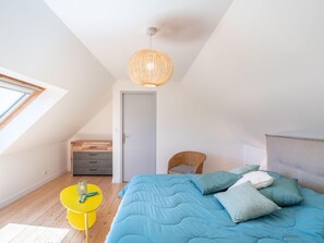 3 bedrooms, iron/ironing board, WiFi