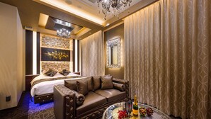واي فاي مجانًا وملاءات أسرّة