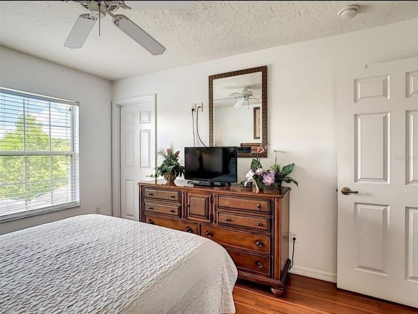 Beautiful lakeview townhouse near Disney 