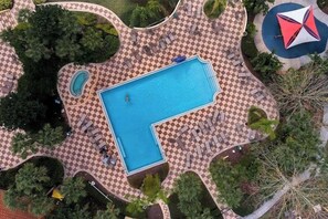 Ulkouima-allas, lämmitetty uima-allas