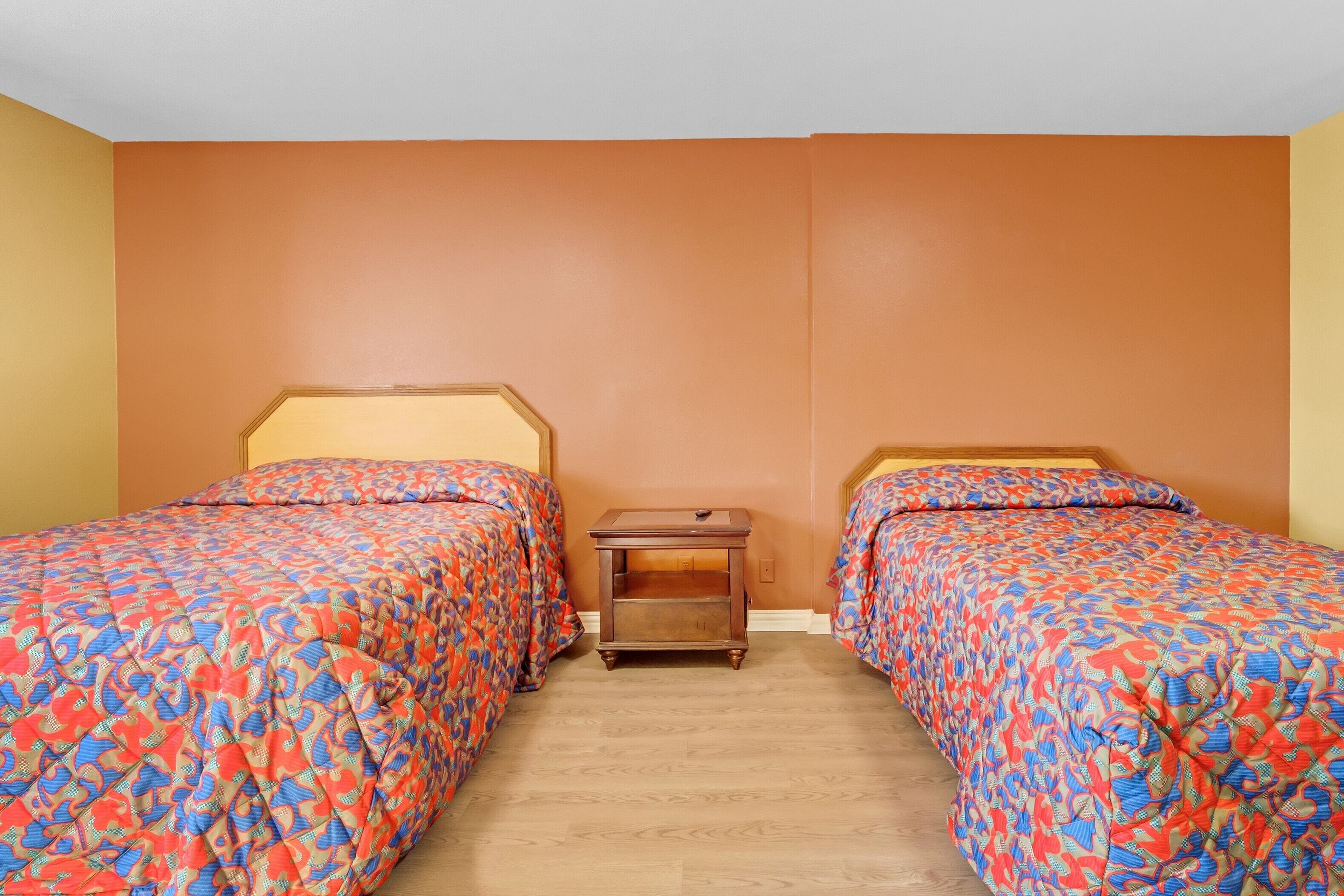 خزنة داخل الغرفة وواي فاي مجانًا وملاءات أسرّة