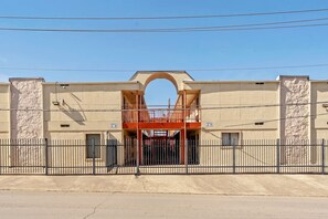 مدخل المنشأة