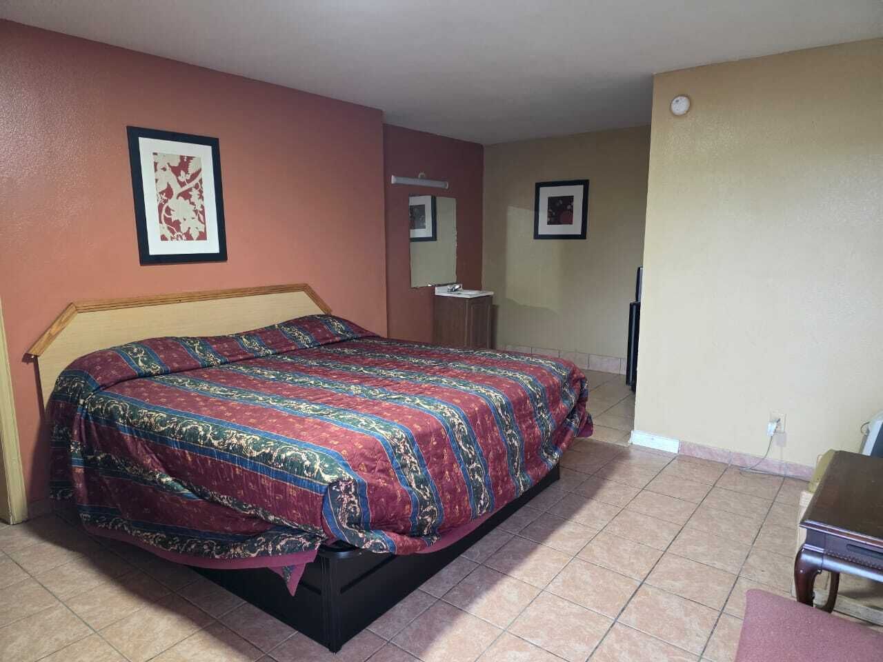 Room, 1 King Bed, Non Smoking