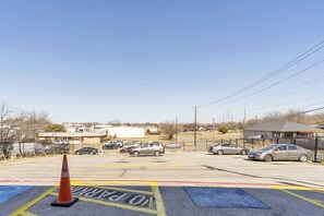 Free self parking - Relax Motel Grand Prairie Dallas I 30 (Grand Prairie)