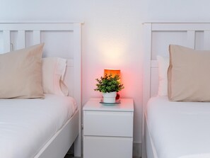 2 sovrum, internet och sängkläder