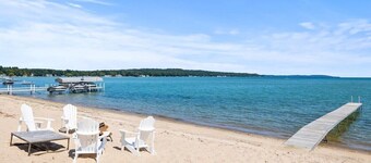 Sandy Beachfront House on Grand Traverse Bay