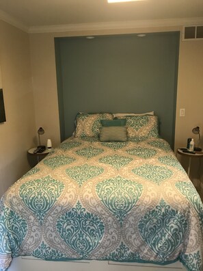 1 bedroom, WiFi, bed sheets