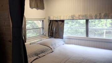 1 chambre, literie fournie