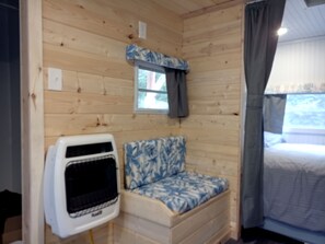 1 bedroom, bed sheets