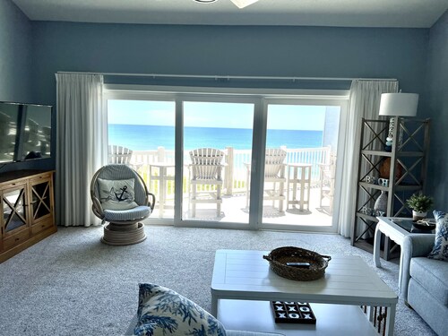 Oceanfront 2 bedroom 2 bath condo, beautifully decorated and maintained