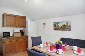 Dining - Pet-Friendly Apartment "Mark" with Mountain Views & Balcony (Biberwier)