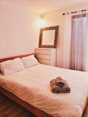 4 slaapkamers, een strijkplank/strijkijzer, wifi, beddengoed