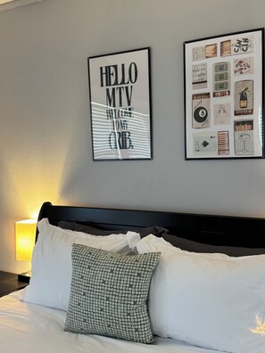 3 habitaciones, escritorio, tabla de planchar con plancha y wifi 