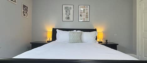 3 habitaciones, escritorio, tabla de planchar con plancha y wifi
