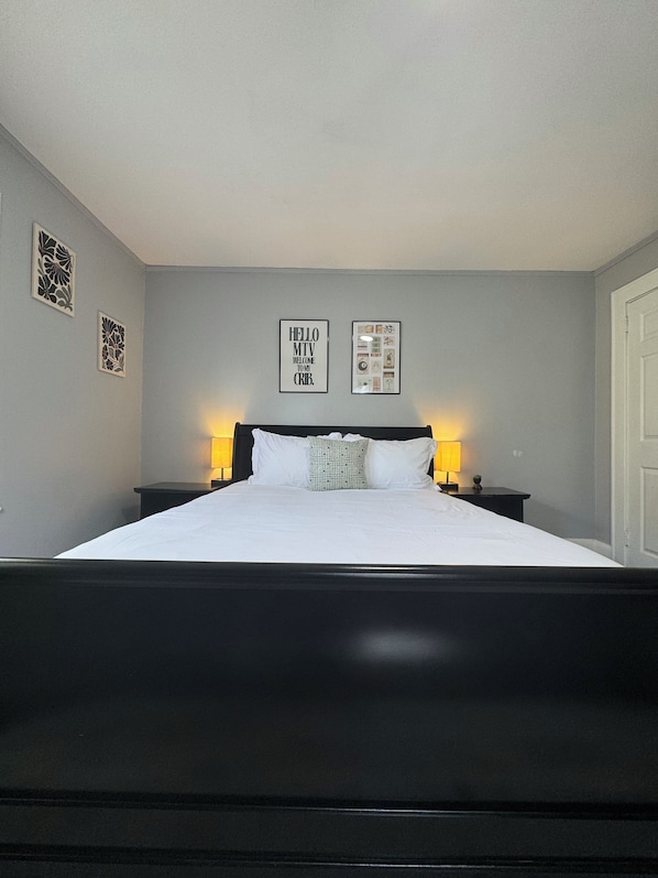 3 bedrooms, desk, iron/ironing board, WiFi