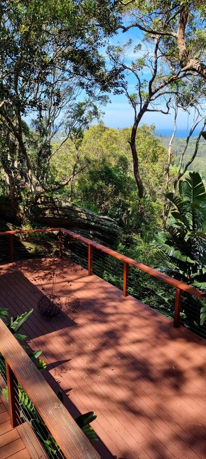 Whale Beach Secluded Self Contained Cottage, Spa and Fire Pit. Pet friendly.
