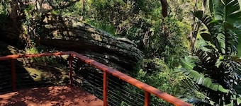 Whale Beach Secluded Self Contained Cottage, Spa and Fire Pit. Pet friendly.