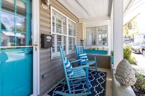 Unclassified image, 2 of 48, button