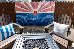 Unclassified image, 5 of 48, button