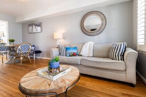 Luokittelematon kuva, 5 kautta 48, painike