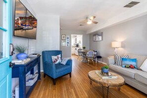 Unclassified image, 3 of 48, button