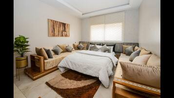 2 quartos, ferros/tábuas de passar roupa, acesso à internet