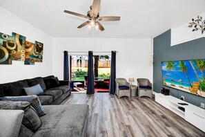 Smart TV, video games - 4 Bedrm 3.5 Bath Home in Resort Community sleeps 10 Close to Theme Parks (Davenport)