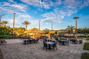 屋外ダイニングエリア