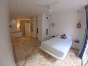 1 bedroom, in-room safe, iron/ironing board, free WiFi