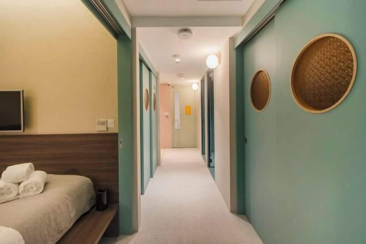 Schallisolierte Zimmer, kostenloses WLAN, Bettwäsche