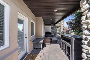 Terrace/patio - NEW! Canyon Trail Condo. Private. Full kitchen! 😍<br>CAN’T BEAT THIS LOCATION! 📍 (Twin Falls)