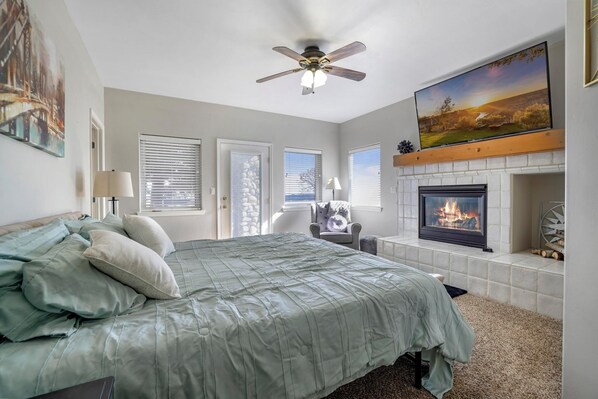 1 bedroom, WiFi - NEW! Canyon Trail Condo. Private. Full kitchen! 😍<br>CAN’T BEAT THIS LOCATION! 📍 (Twin Falls)