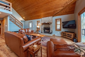 Smart TV, fireplace, DVD player