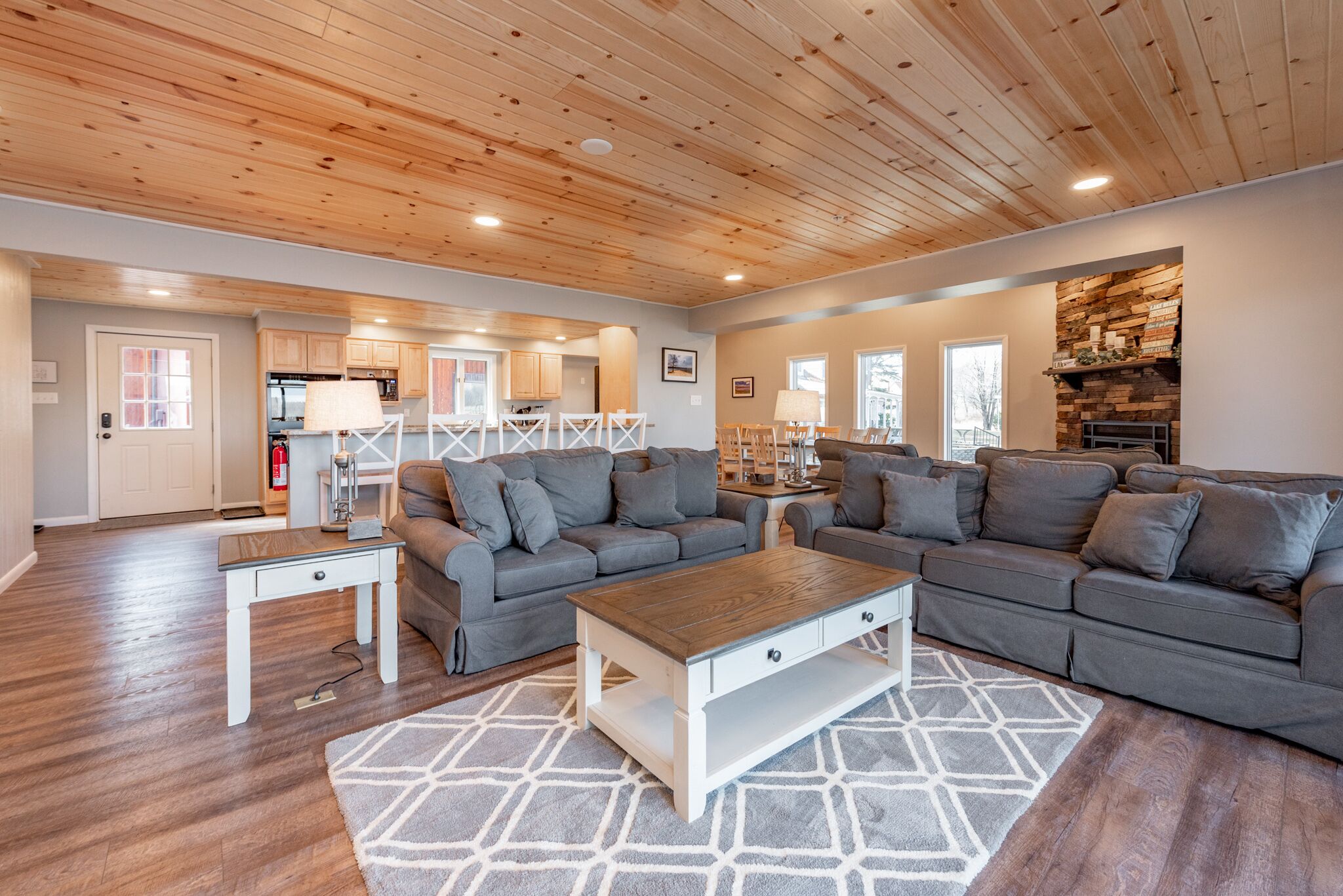 New! Sunnyside Up: Lakefront, Private Dock, A/C, Fire Pit, Pool Table!