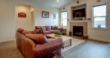 Fantastic Family Friendly Home w/ Moutain View, Huge Fenced yard, Private Backyard and Patio, A/