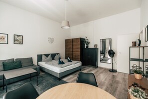 Unclassified image, 3 of 11, button