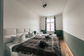 2 slaapkamers, reisbedje, wifi, beddengoed