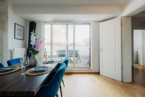 صورة غير مصنفة، 3 من 14، زرّ