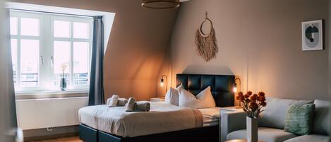 3 bedrooms, travel crib, WiFi, bed sheets