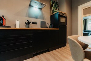 Fridge, microwave, oven, dishwasher
