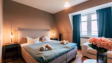3 bedrooms, travel cot, WiFi, bed sheets