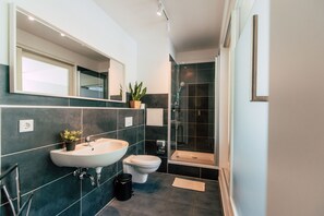 Unclassified image, 3 of 14, button